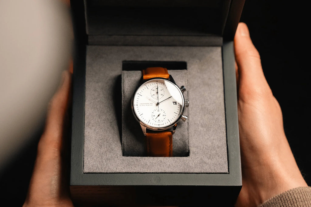 AV86 1844 Chronograph – Steel / White
