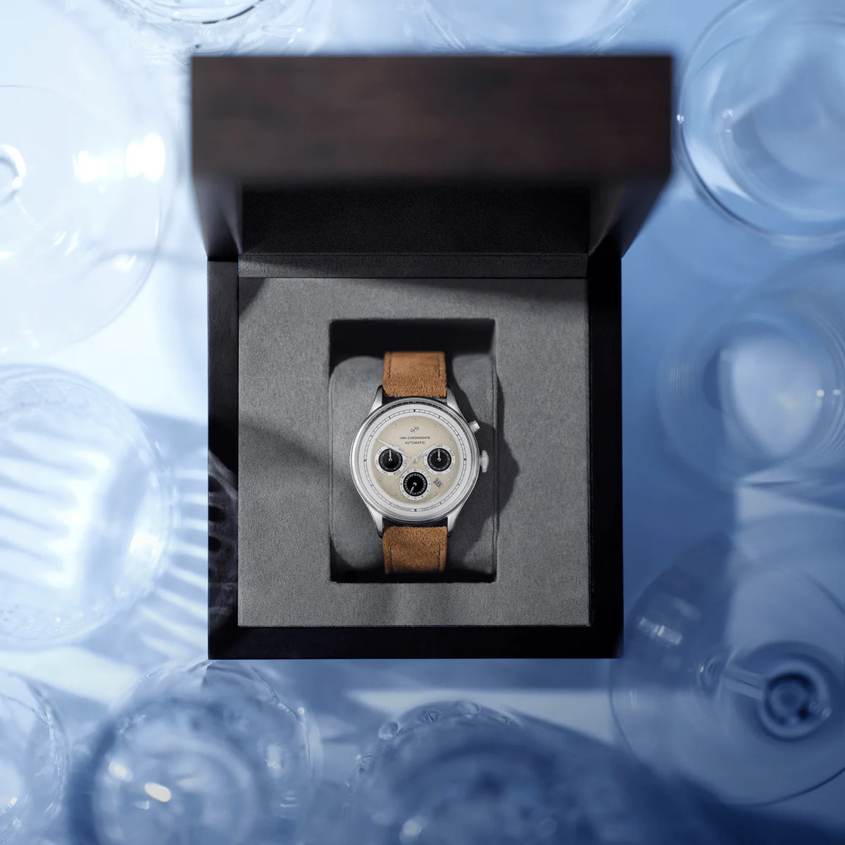 AV86 1564 Chronodate Automatic – Steel / Off White