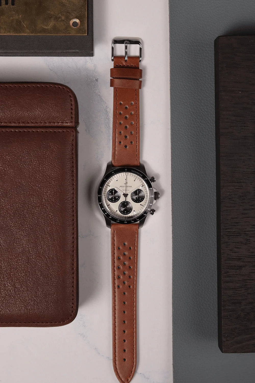 AV86 1960 Racing Chronograph – Steel / Off White & Black