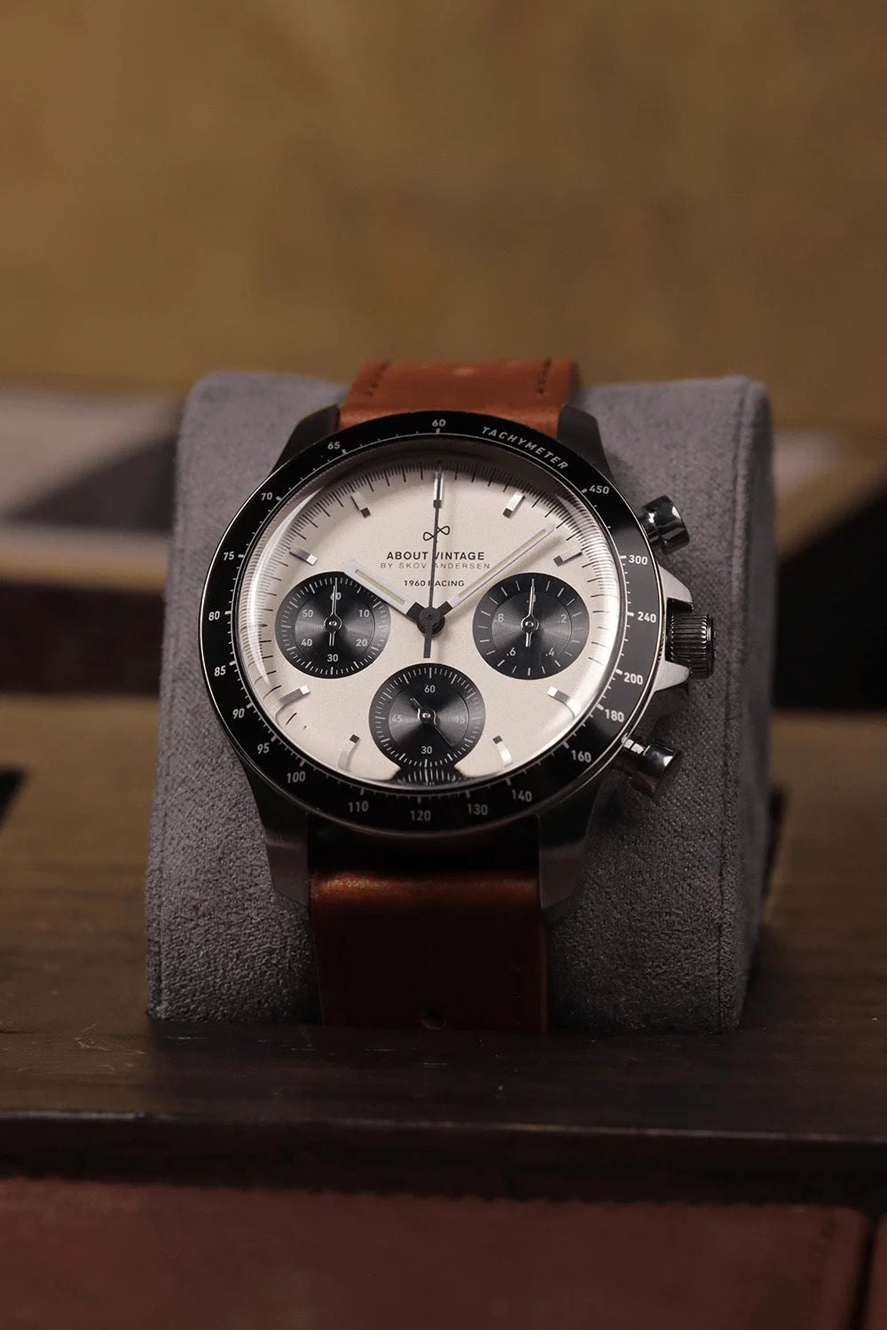 AV86 1960 Racing Chronograph – Steel / Off White & Black