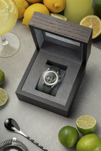 AV86 1564 Chronodate Automatic – Steel / Garnish Green Limited Edition