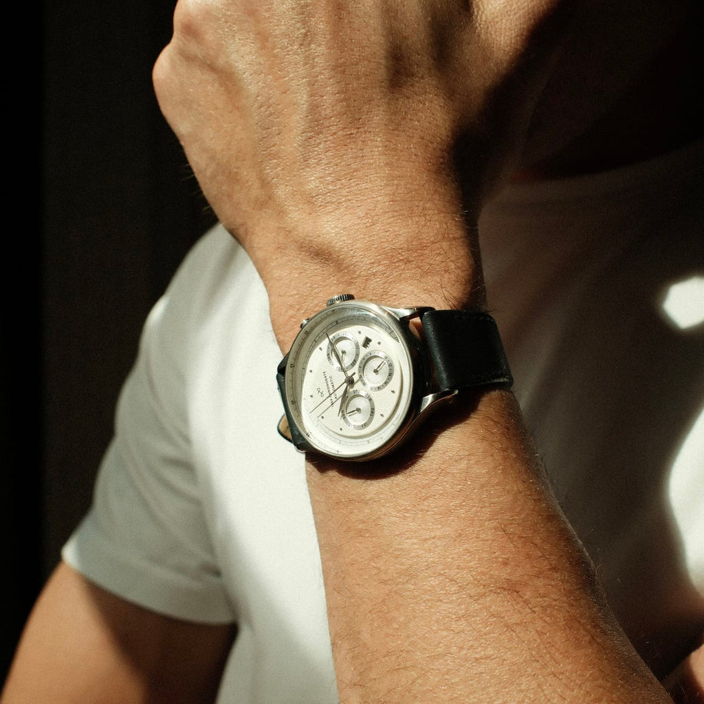 AV86 1564 Chronodate Automatic – Steel / White