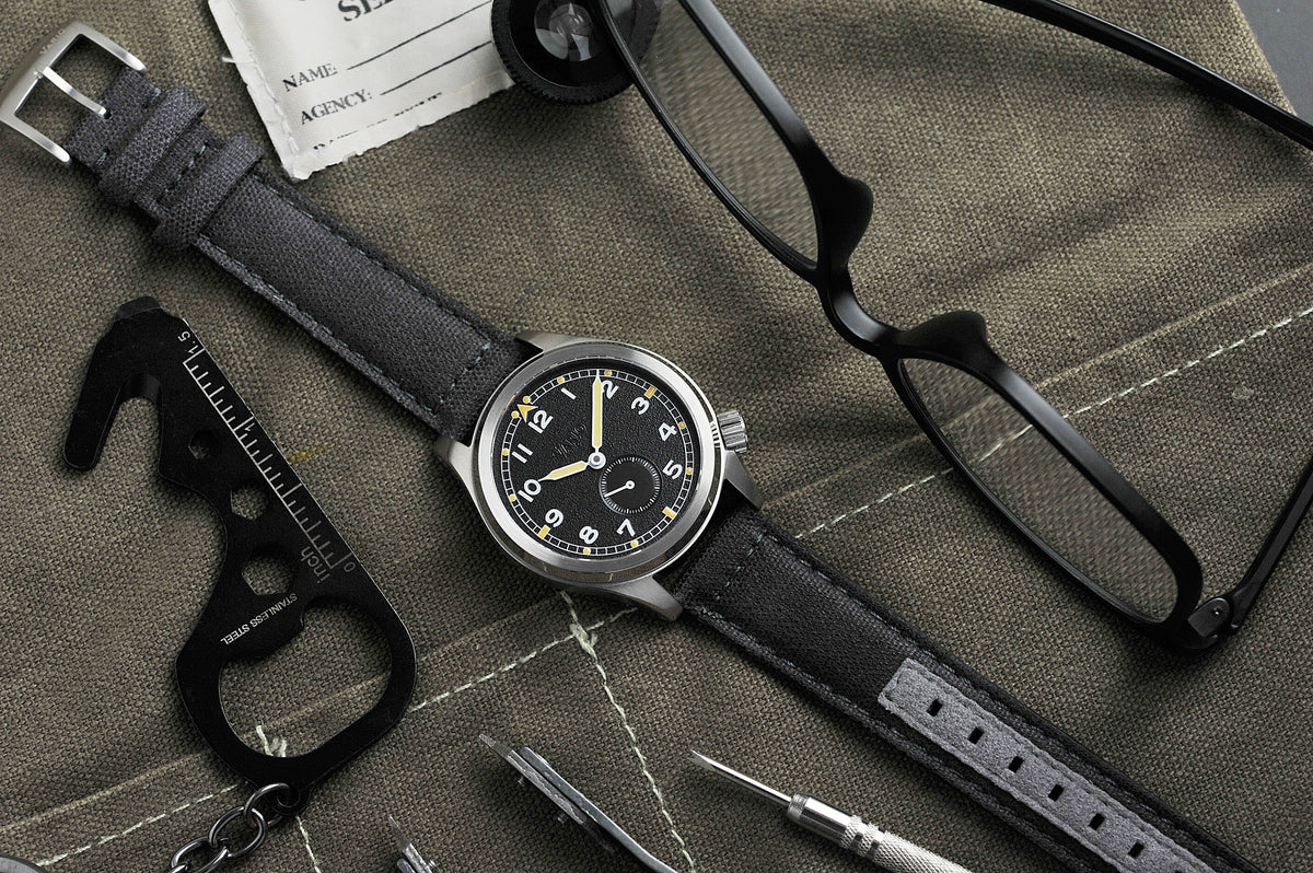 1945 D12 Field Watch – Raven Black