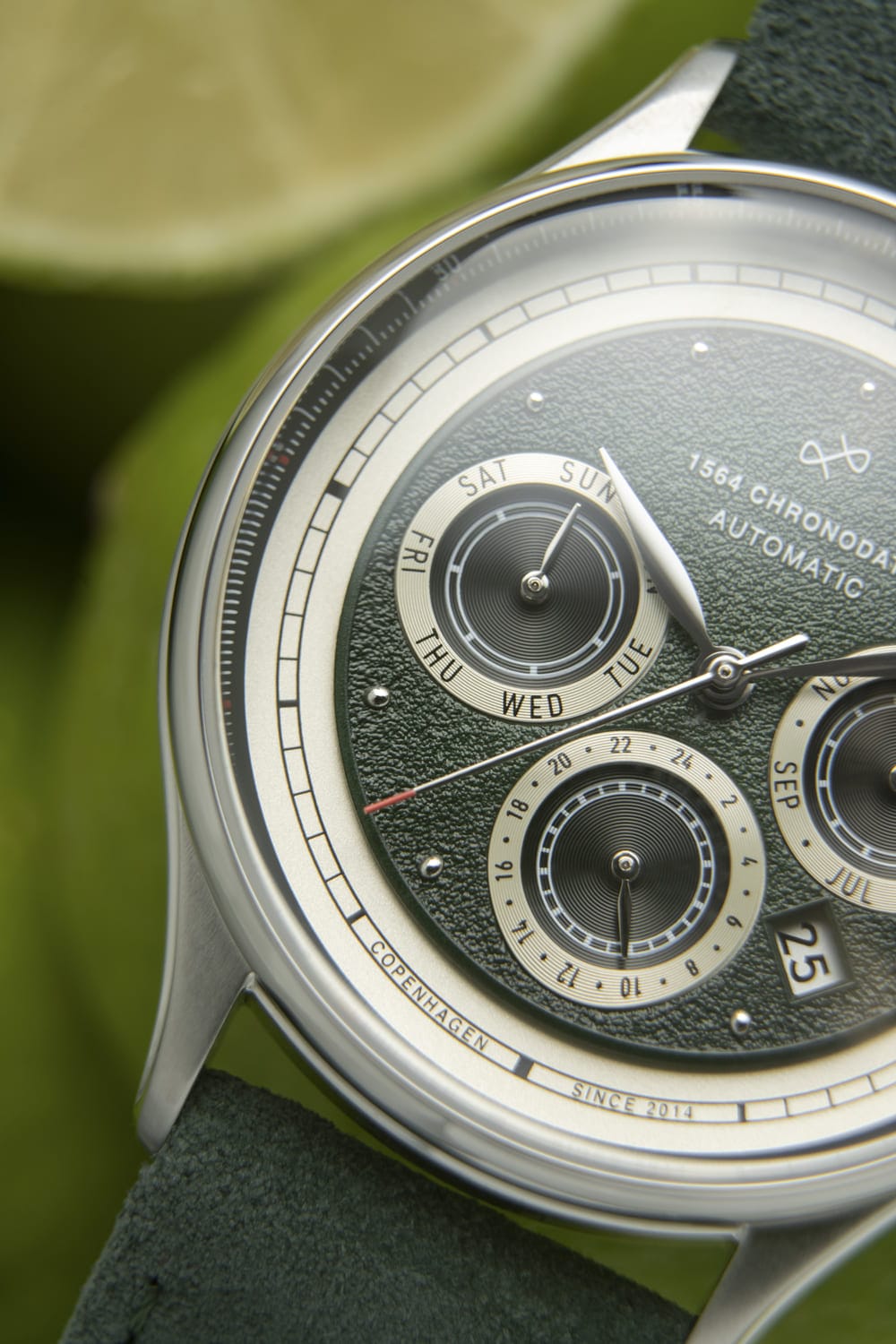 AV86 1564 Chronodate Automatic – Steel / Garnish Green Limited Edition