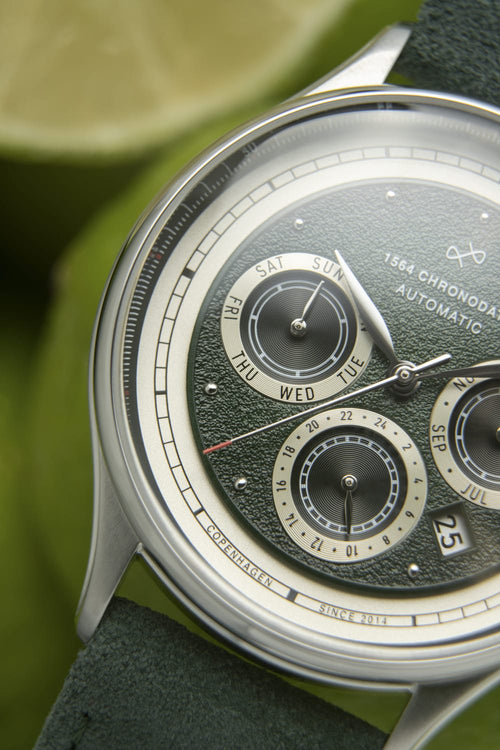 AV86 1564 Chronodate Automatic – Steel / Garnish Green Limited Edition