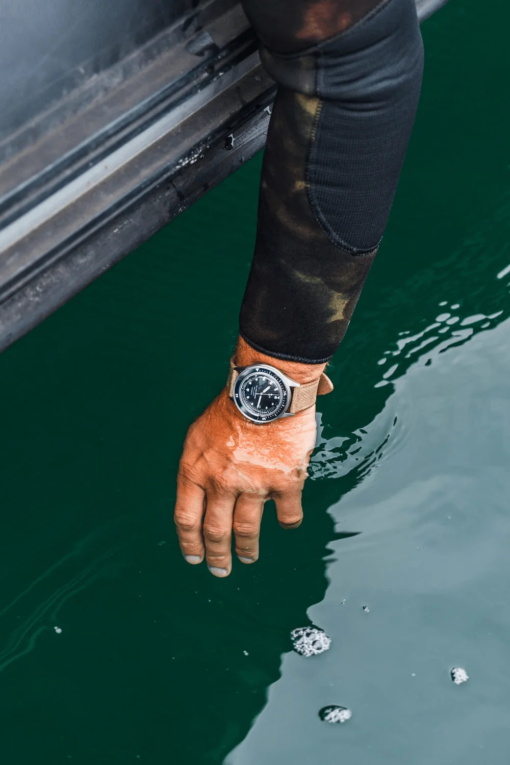 AV86 1956 Marine Automatic – Steel / Black