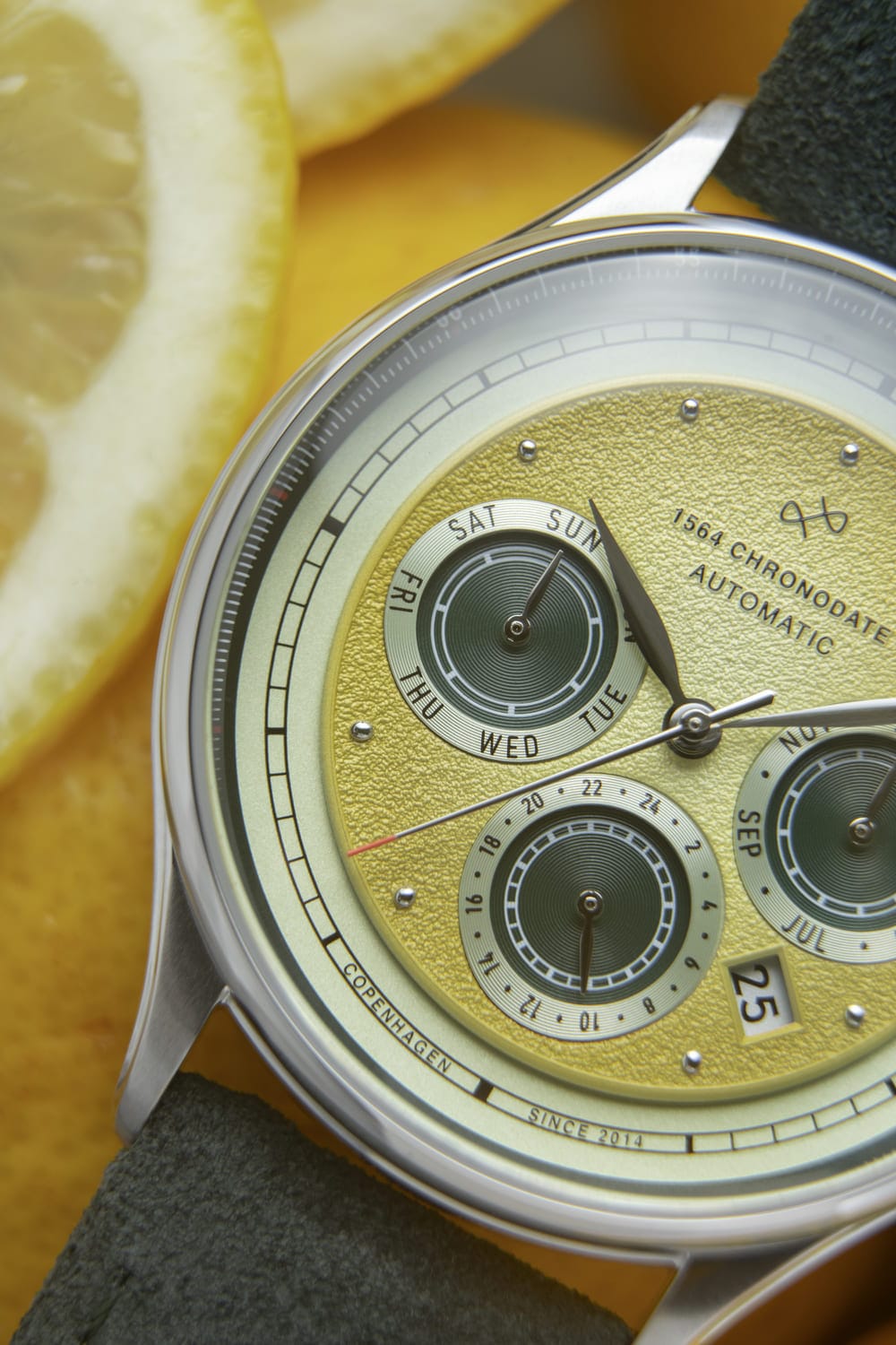 AV86 1564 Chronodate Automatic – Steel / Limoncello Limited Edition