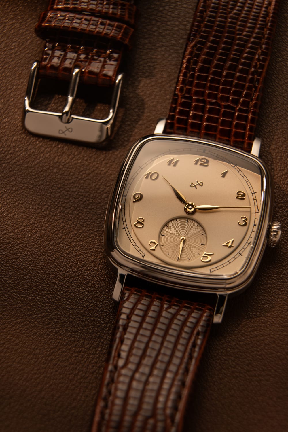 AV86 1954 Amalfi Mechanical - Steel / Off White